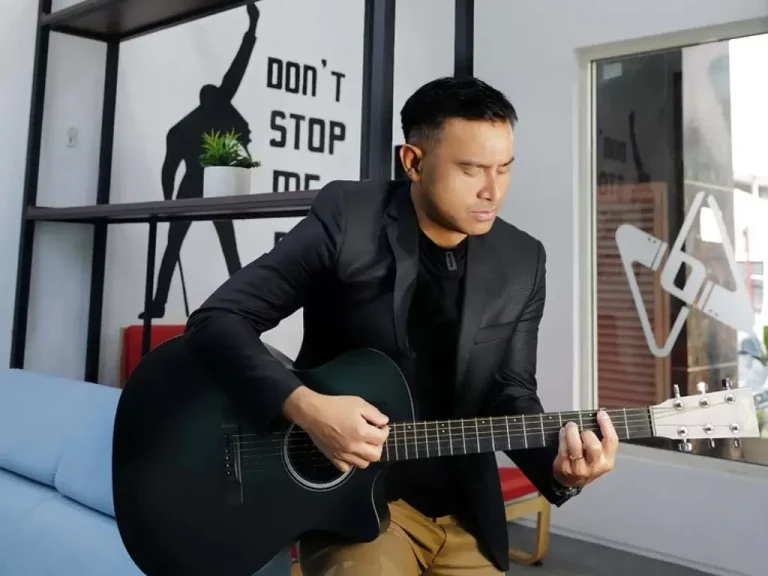 Kunci Gitar Putus atau Terus