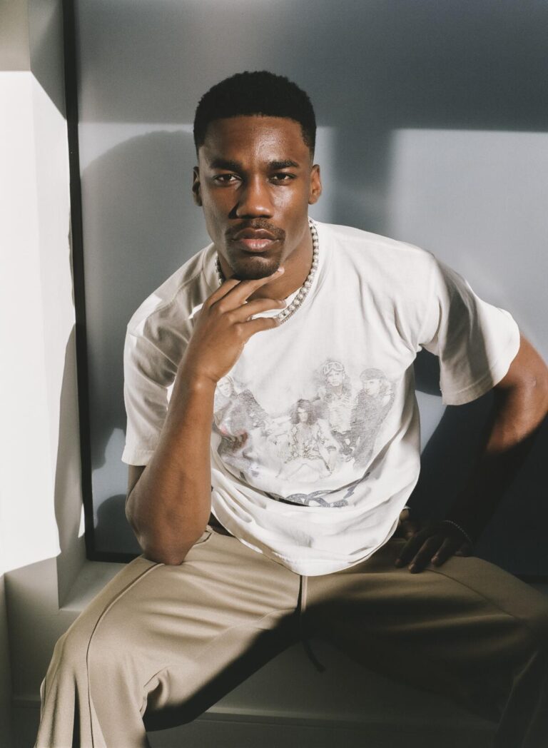 How Tall Is Giveon? Birthday, Girlfriend, Net Worth, Family, Facts